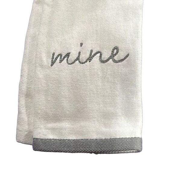 NWT “Yours” and “Mine” finger tip towels - Picture 2 of 4